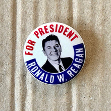 Carica l'immagine nel visualizzatore di Gallery, RONALD Vintage Pin - Spilla